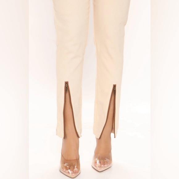 Fashion Nova “ Taking Flight Jumpsuit” . Women’s Large - Picture 4 of 6